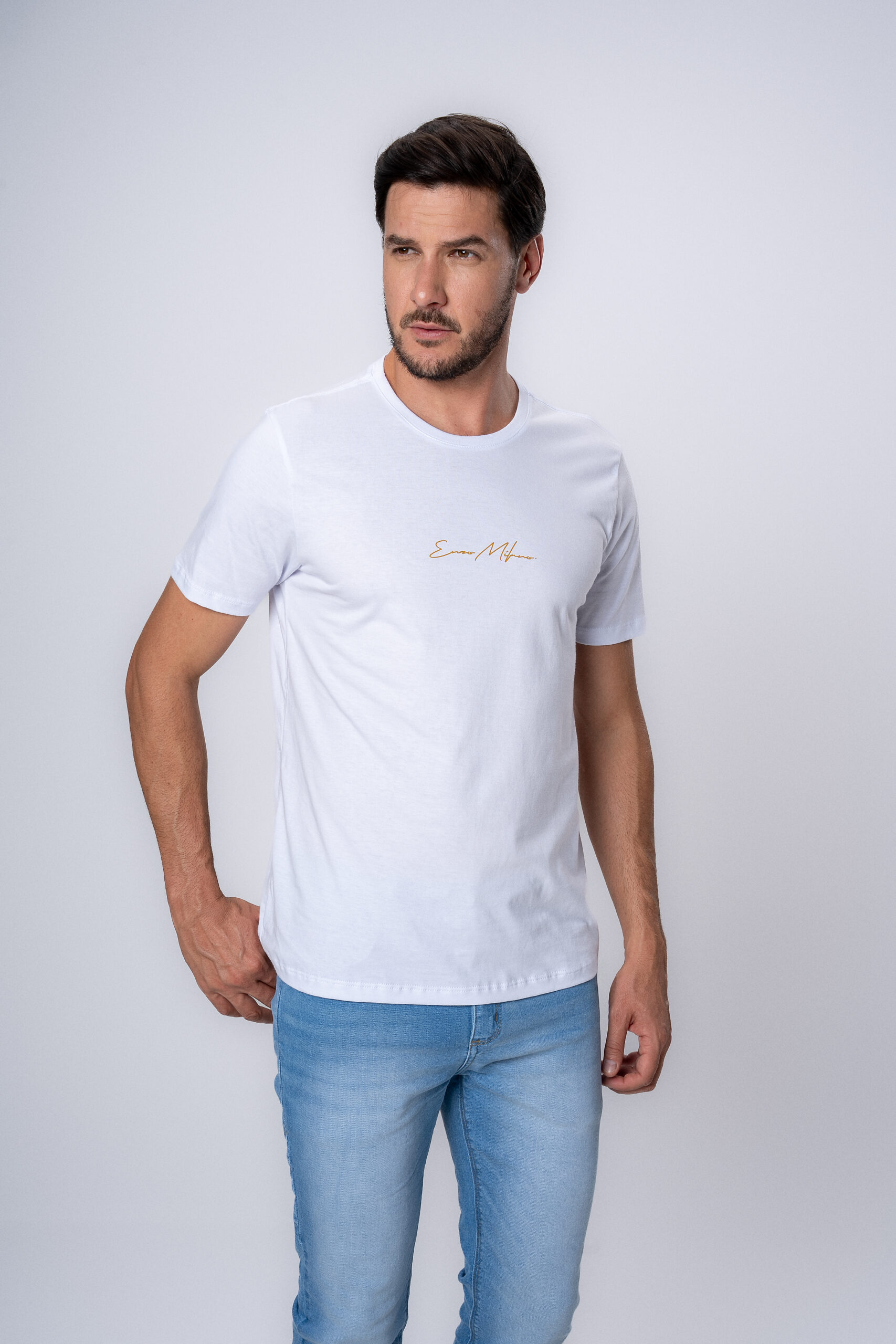 26501011 brancodourado (2)